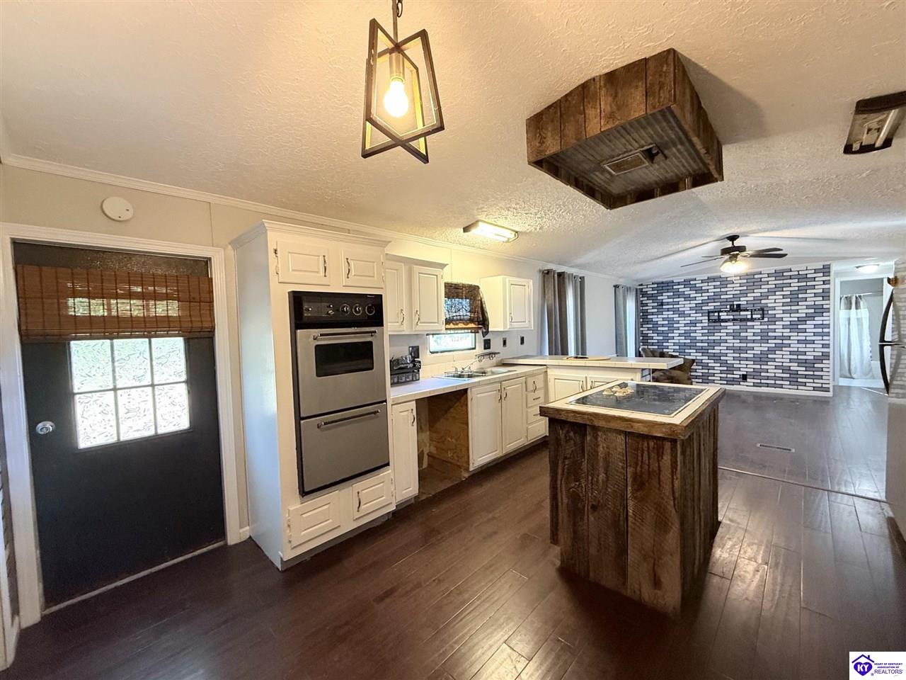 1733 Powell Road Property Photo 19