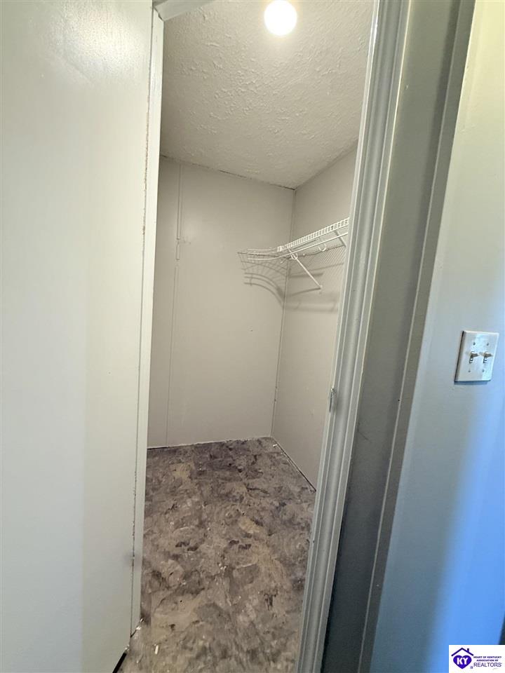 1733 Powell Road Property Photo 20