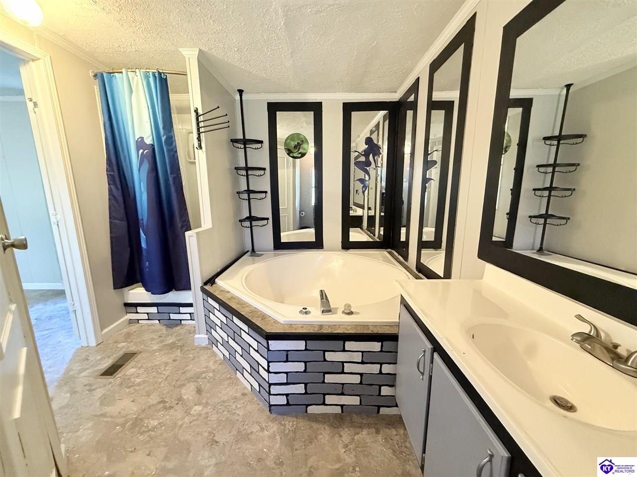1733 Powell Road Property Photo 23