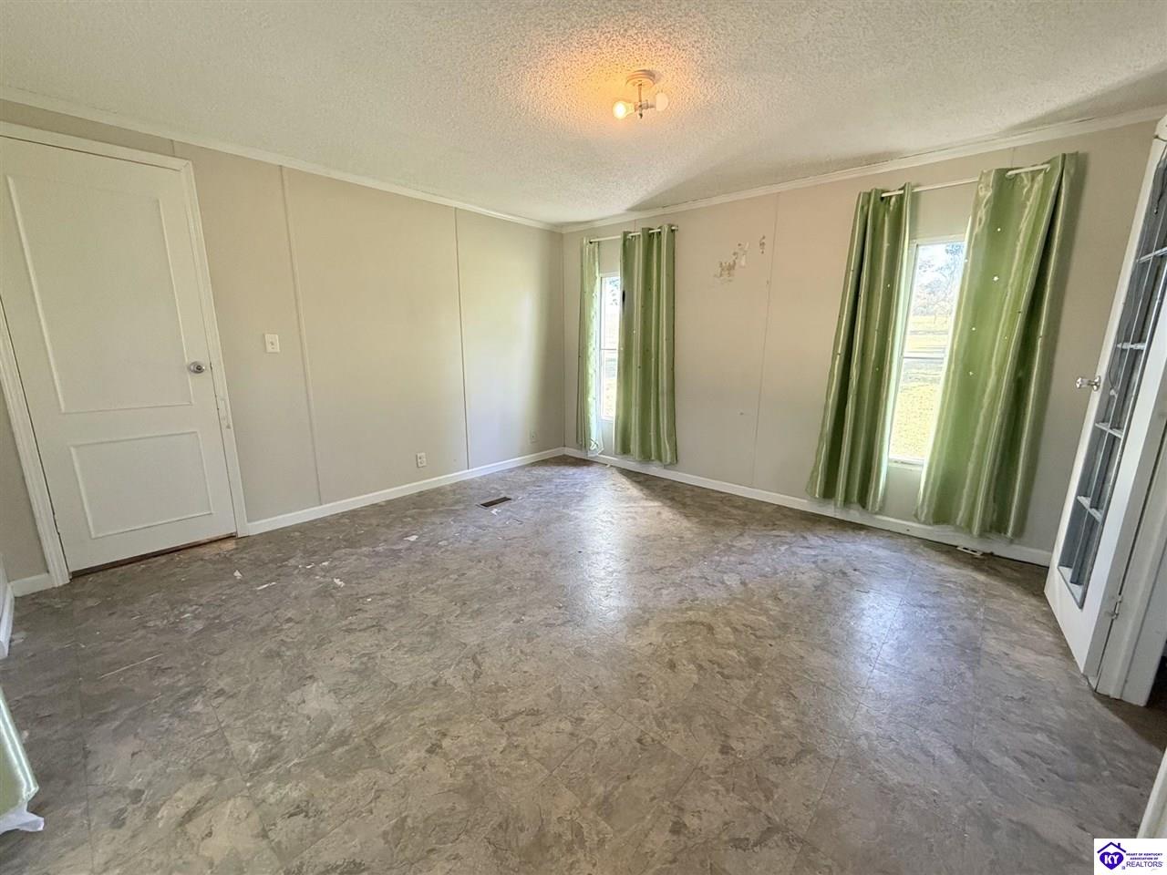 1733 Powell Road Property Photo 26