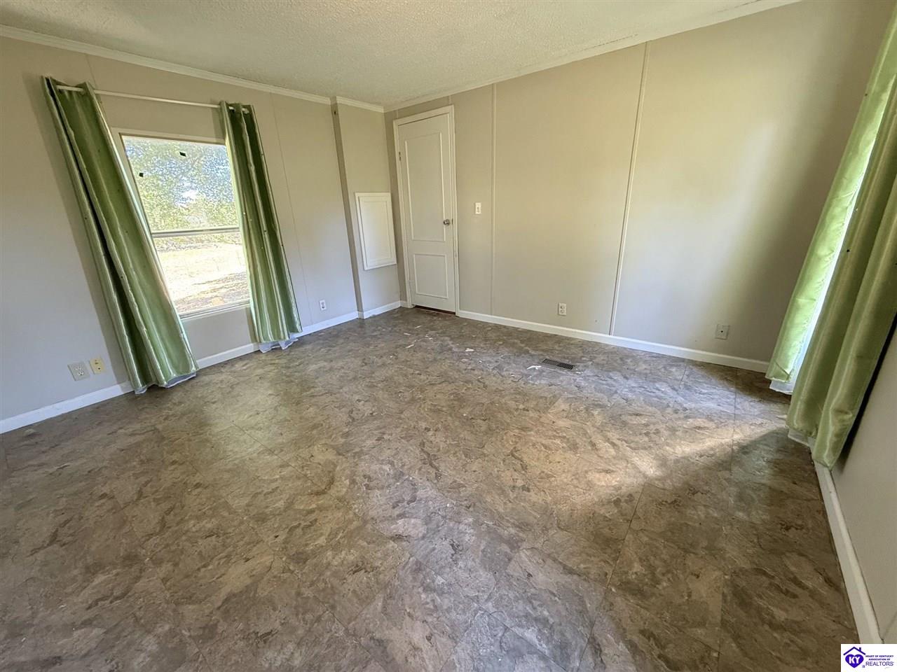 1733 Powell Road Property Photo 27