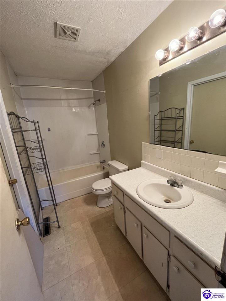 618 Carolyn Street Property Photo 4