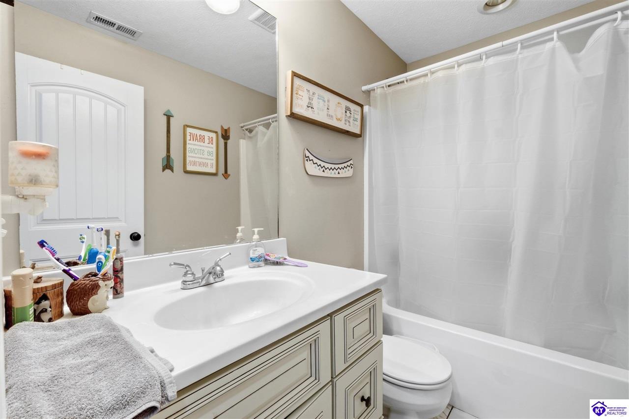 100 Ballard Springs Drive Property Photo 17