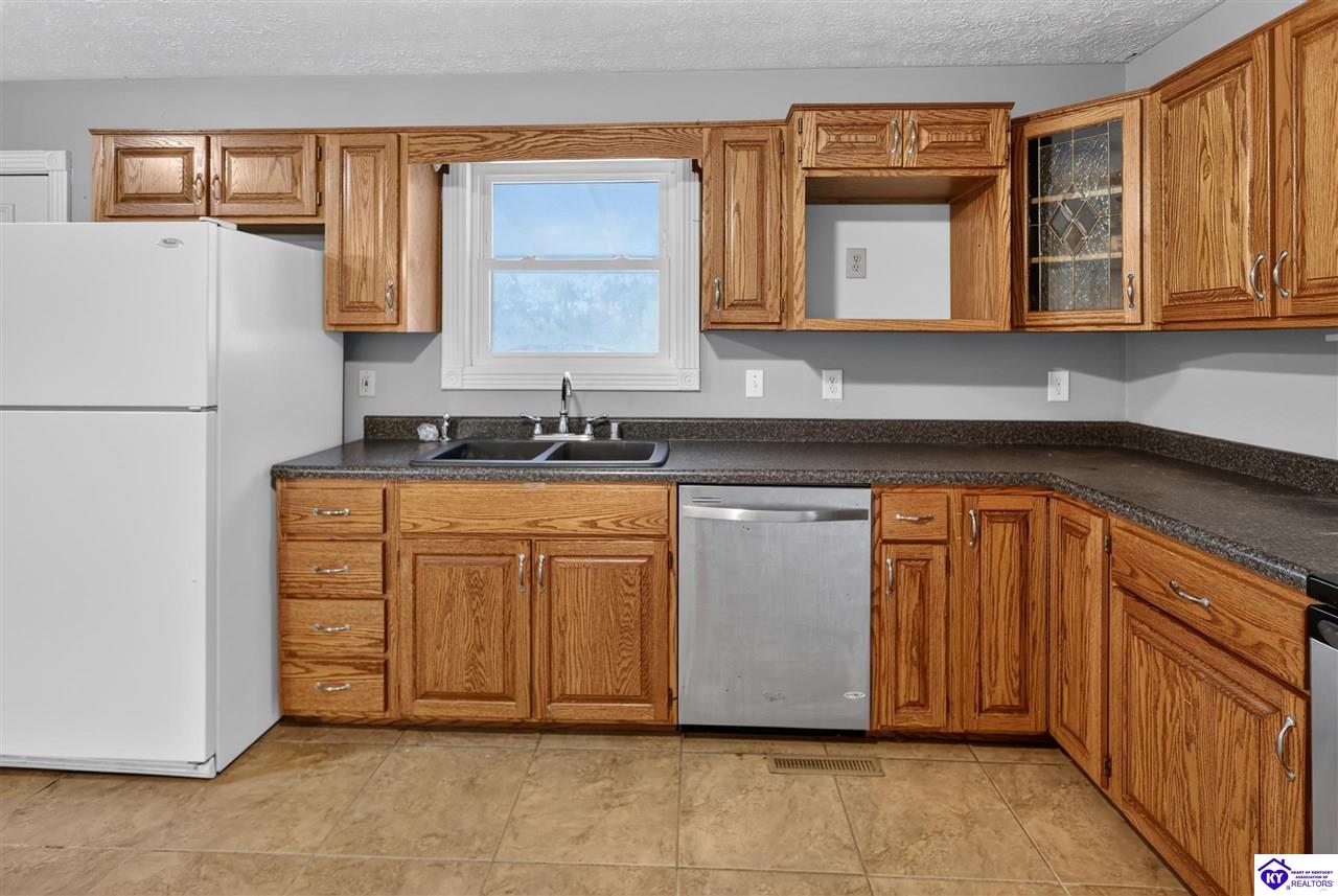 150 S L And N Turnpike Road Property Photo 16