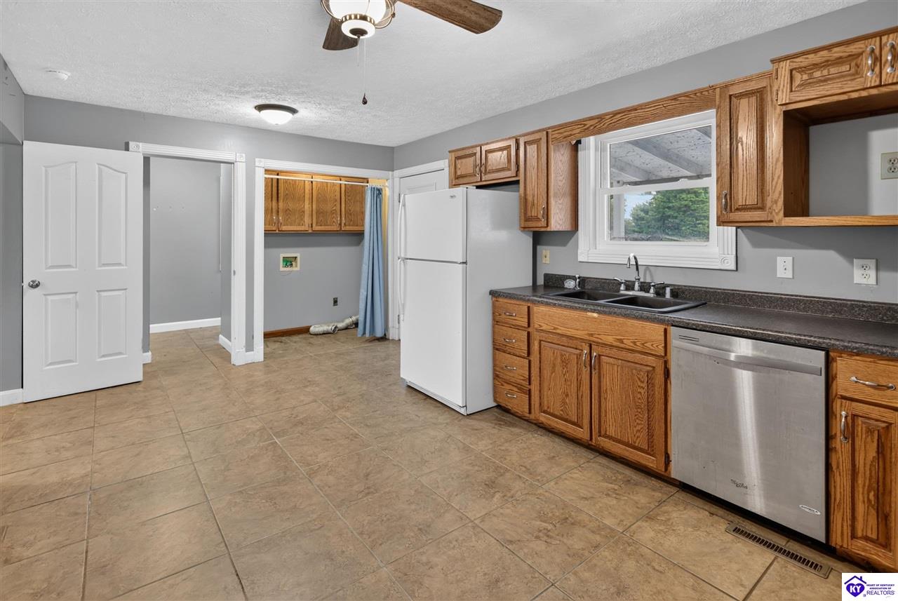 150 S L And N Turnpike Road Property Photo 18