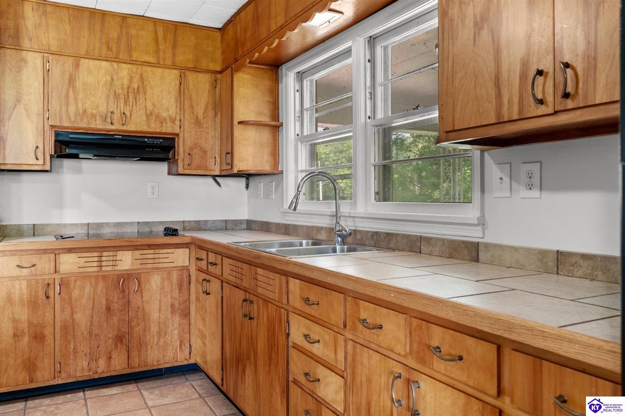 1309 Old State Road Property Photo 9