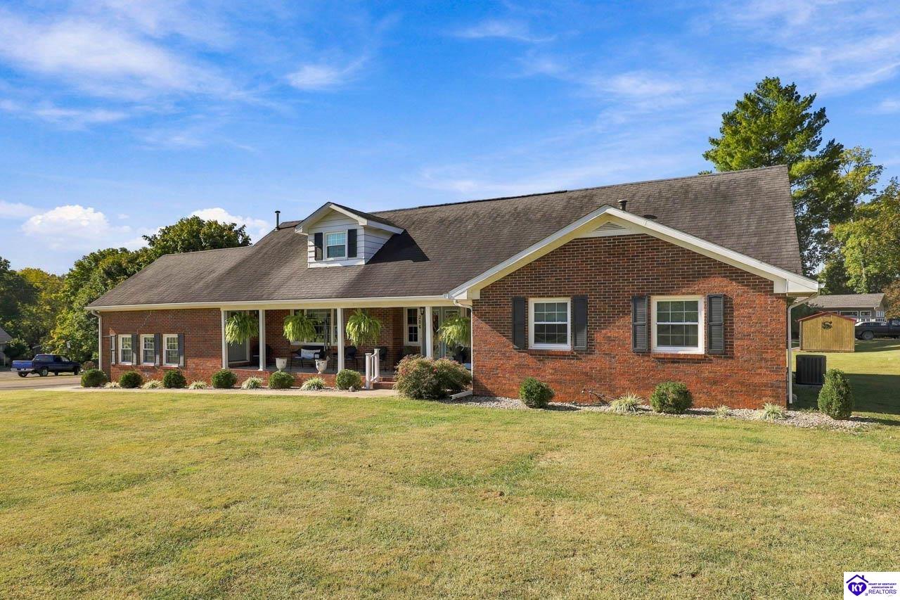 204 Cardinal Drive Property Photo 3