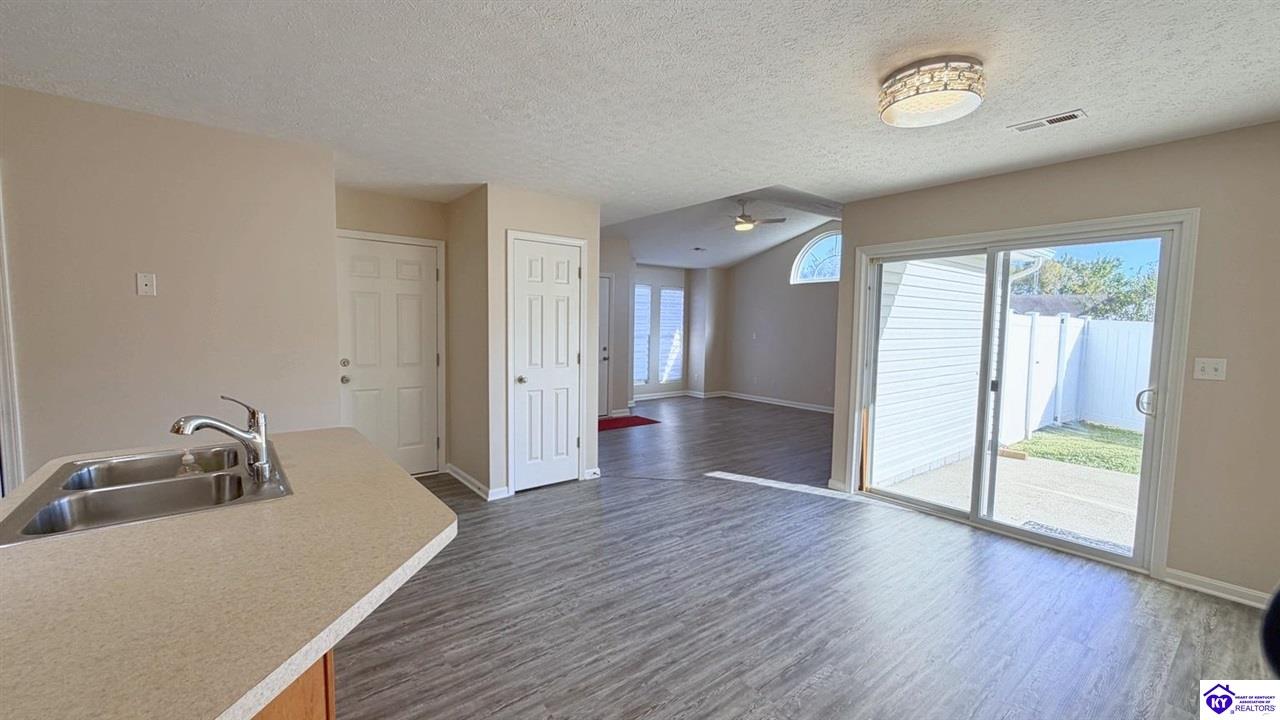 121 Applewood Lane Property Photo 1