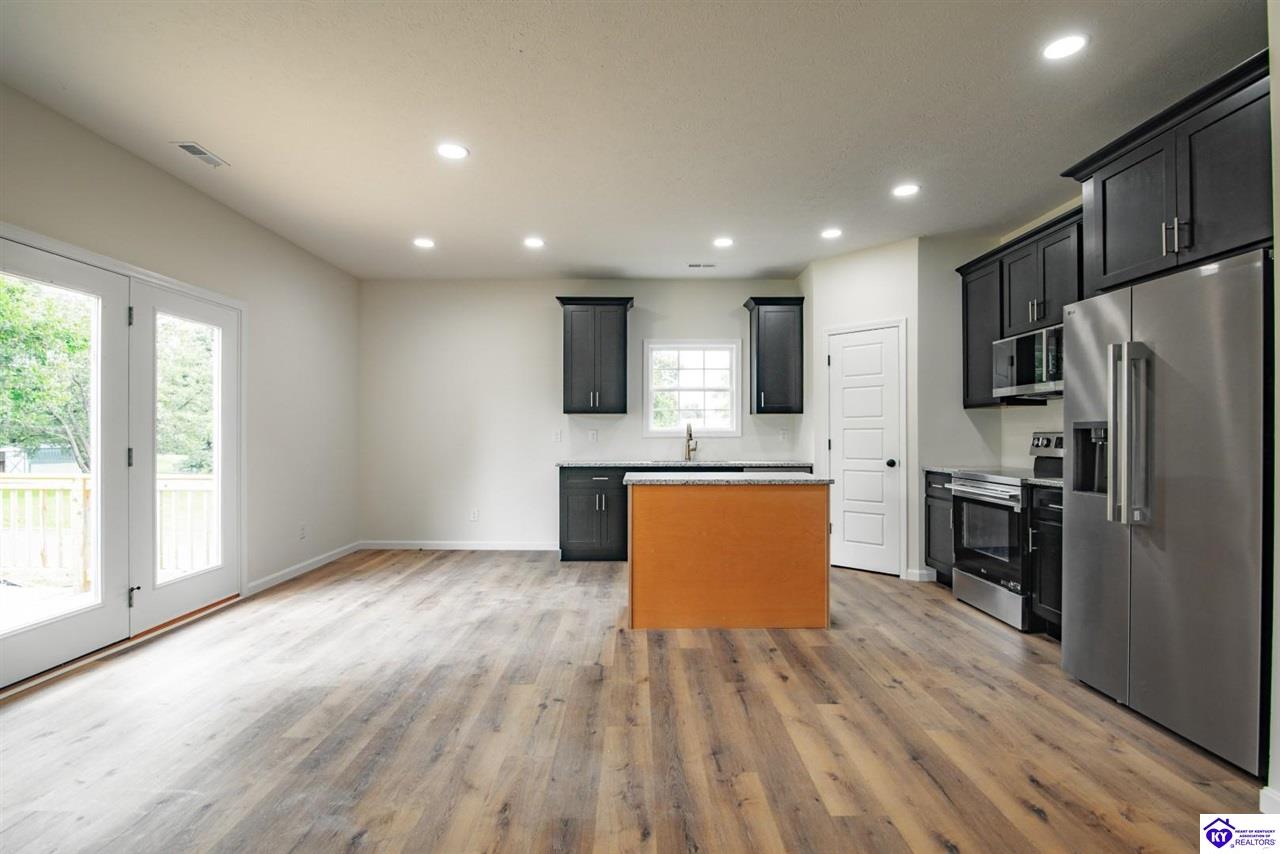 333 B First Street Property Photo 8