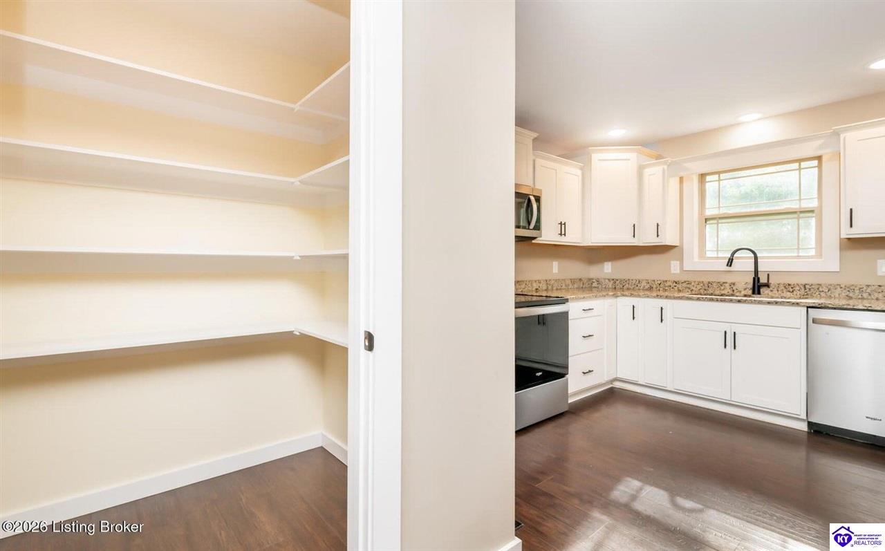 369 Meadowview Drive Property Photo 22
