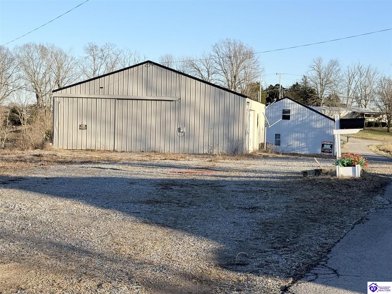 210 Grider Road Property Photo 2