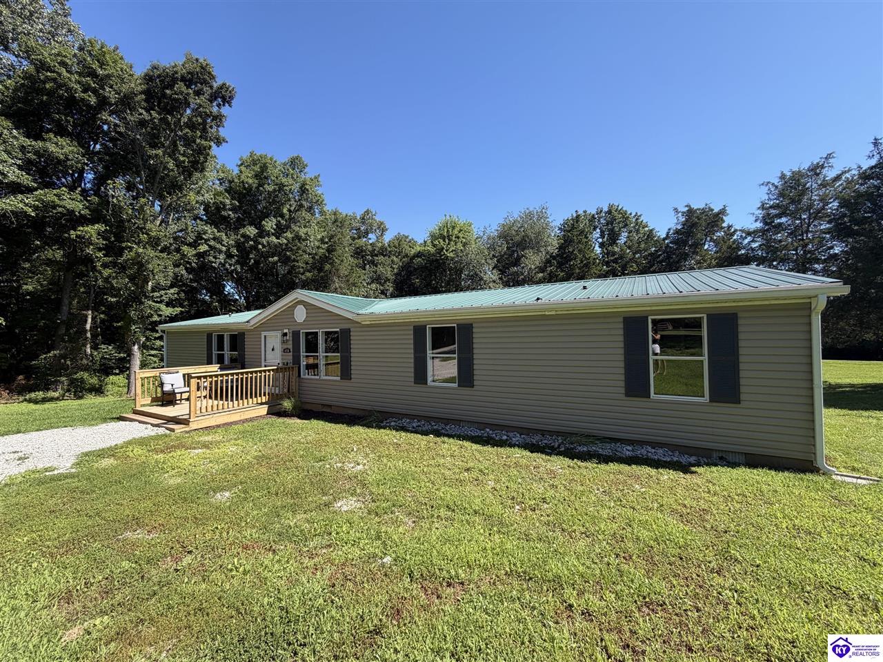 410 Ghen Road Property Photo 3