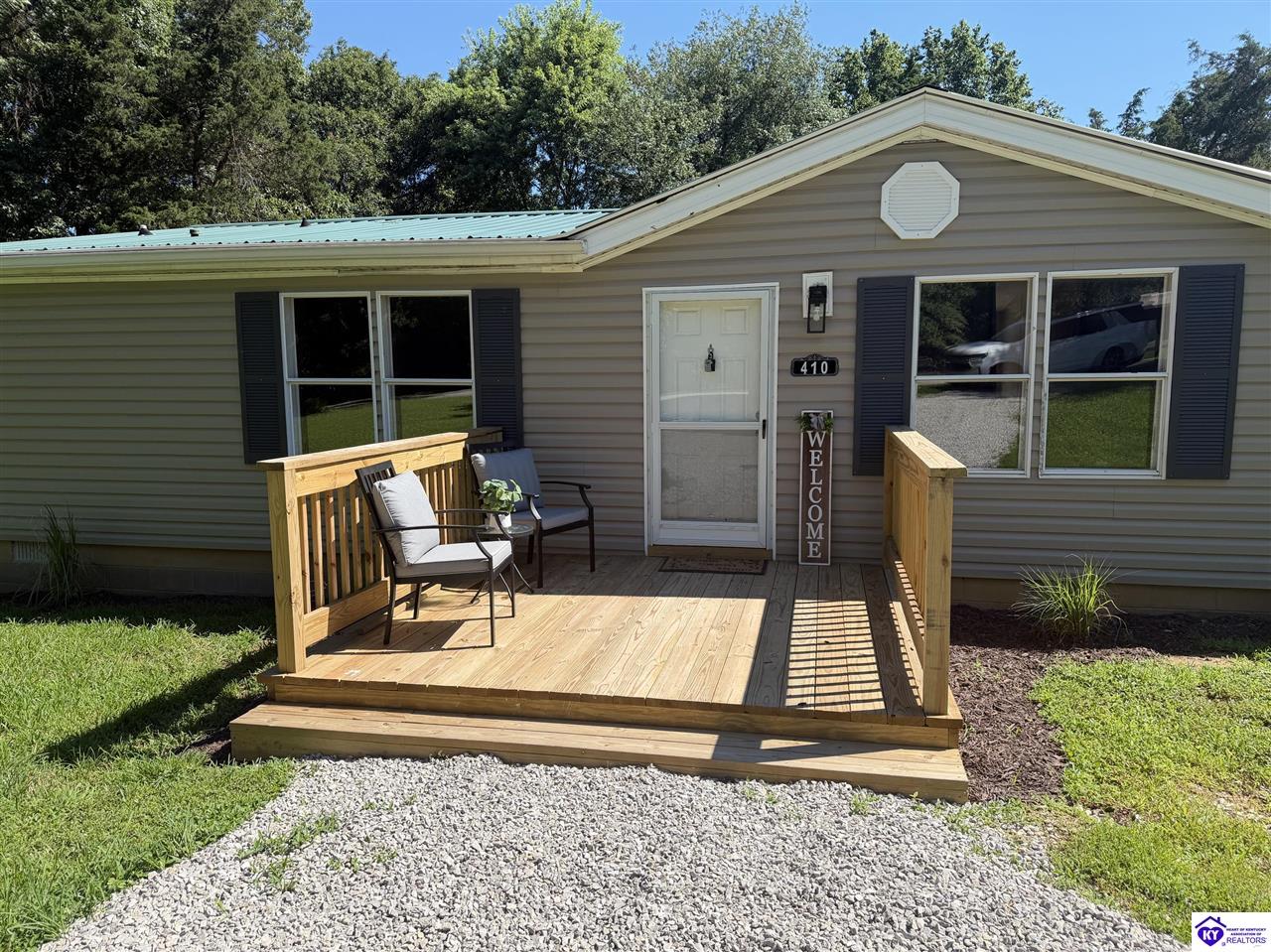 410 Ghen Road Property Photo 4