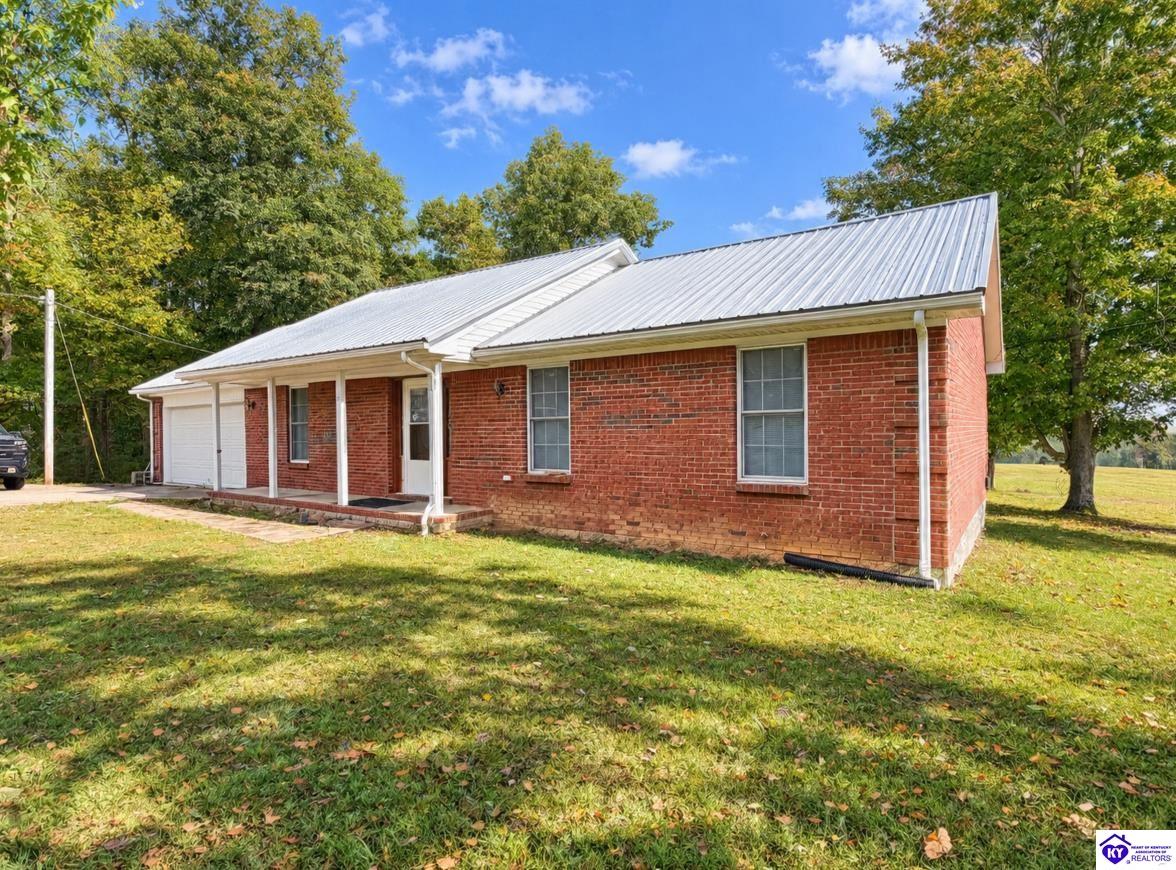 155 Davis Rd Property Photo 2