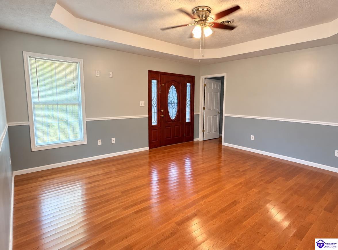155 Davis Rd Property Photo 5