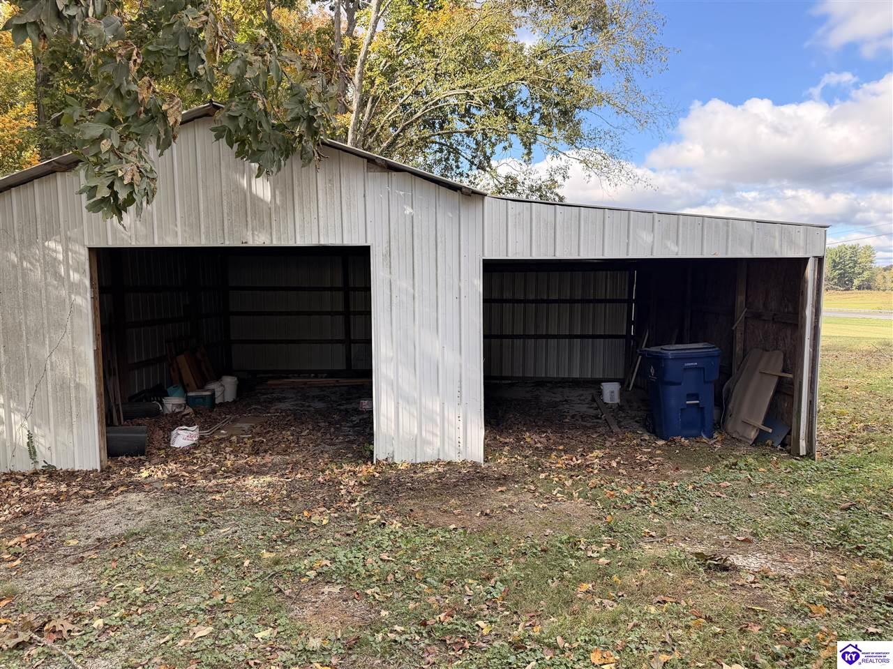 155 Davis Rd Property Photo 17