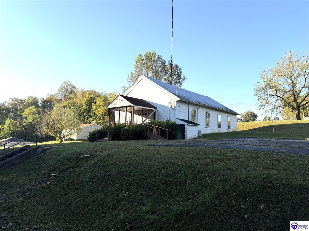 61 Old Turnpike Street Property Photo 1