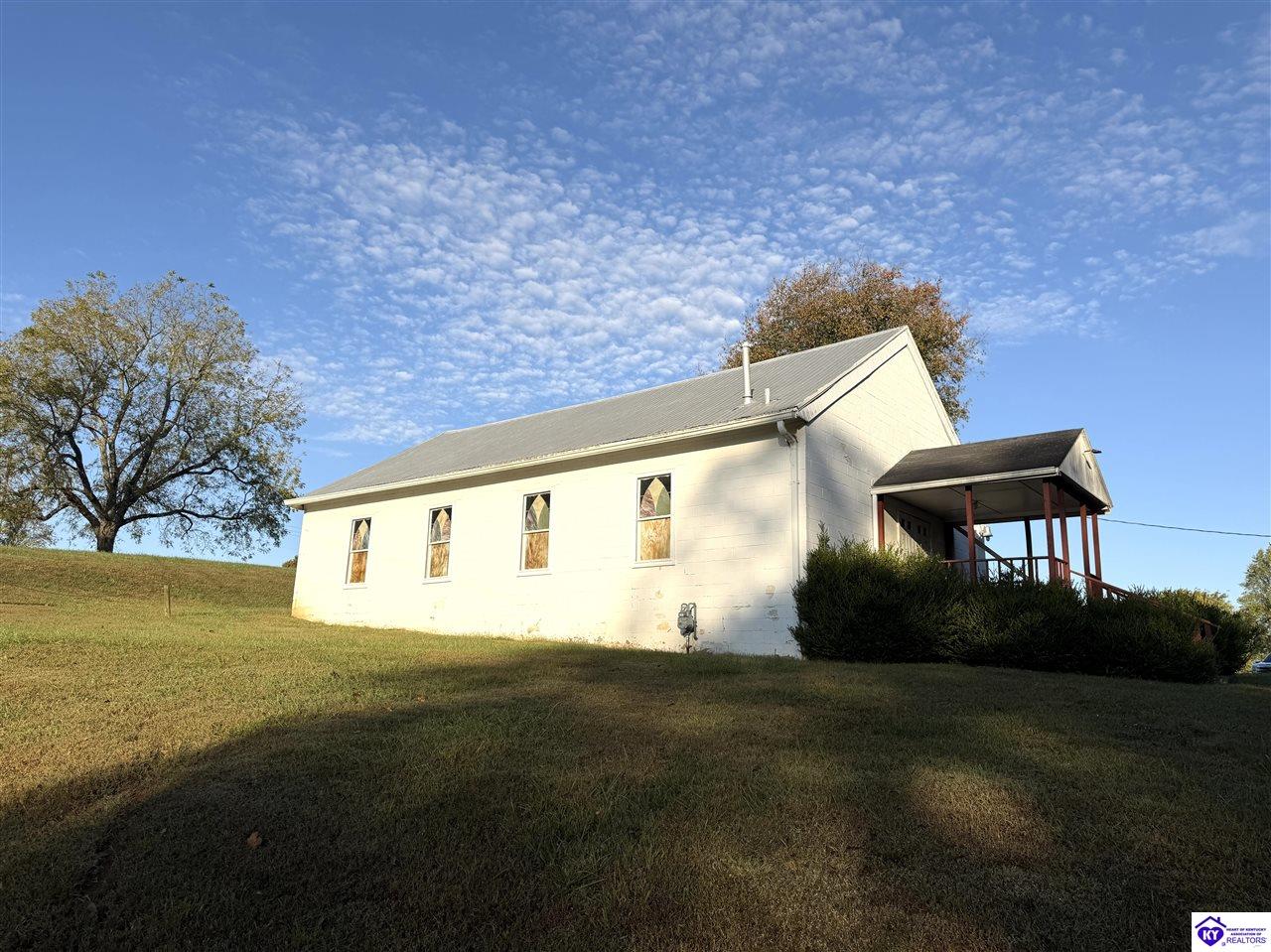 Old Turnpike Street Property Photo 4