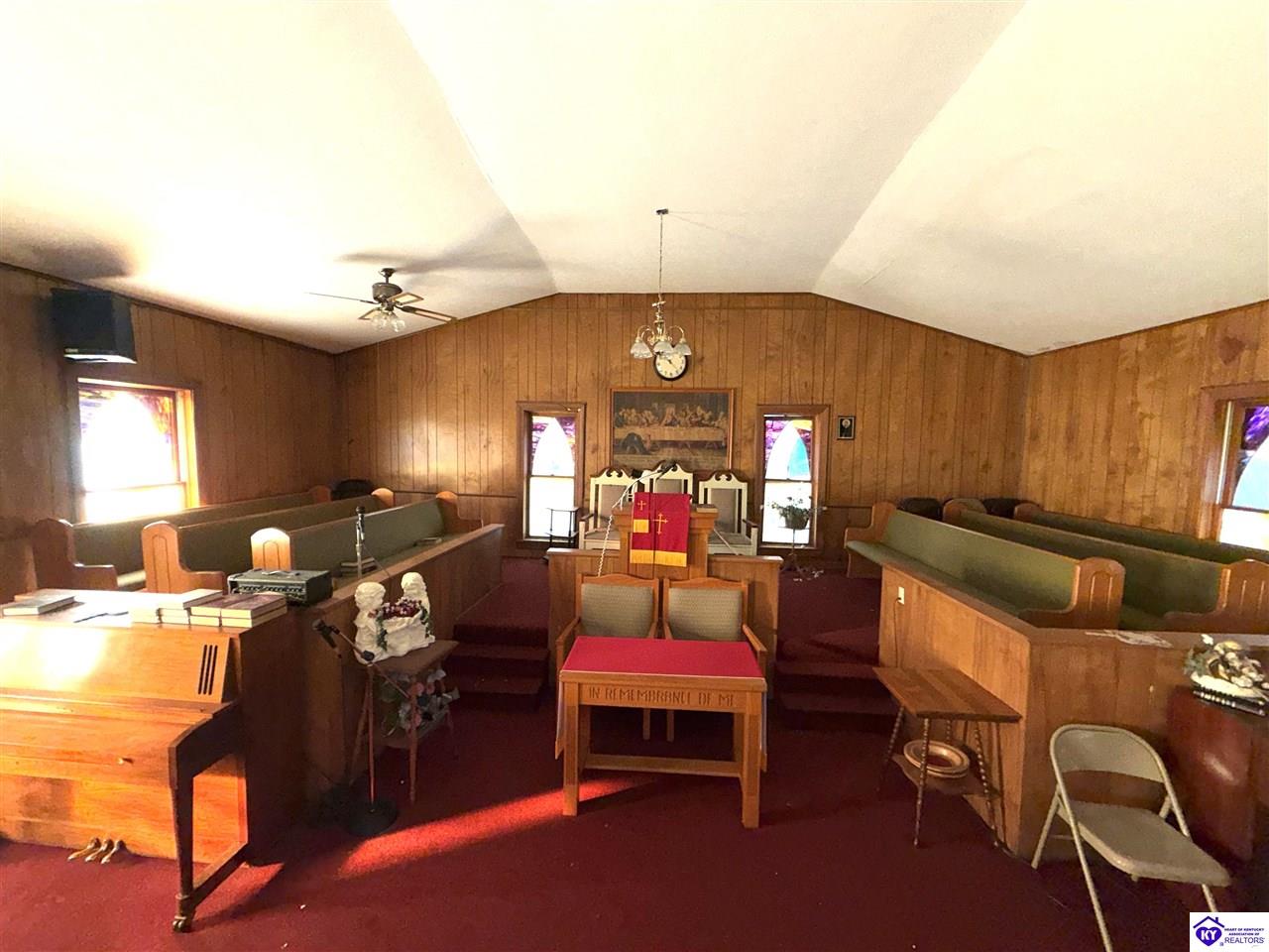 Old Turnpike Street Property Photo 6