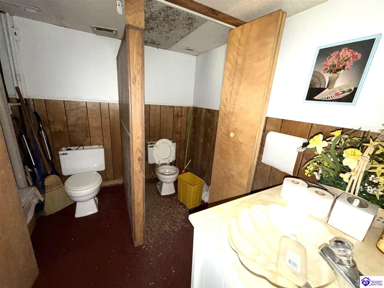 Old Turnpike Street Property Photo 11