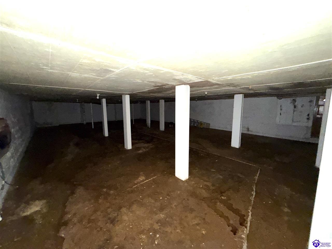 Old Turnpike Street Property Photo 12