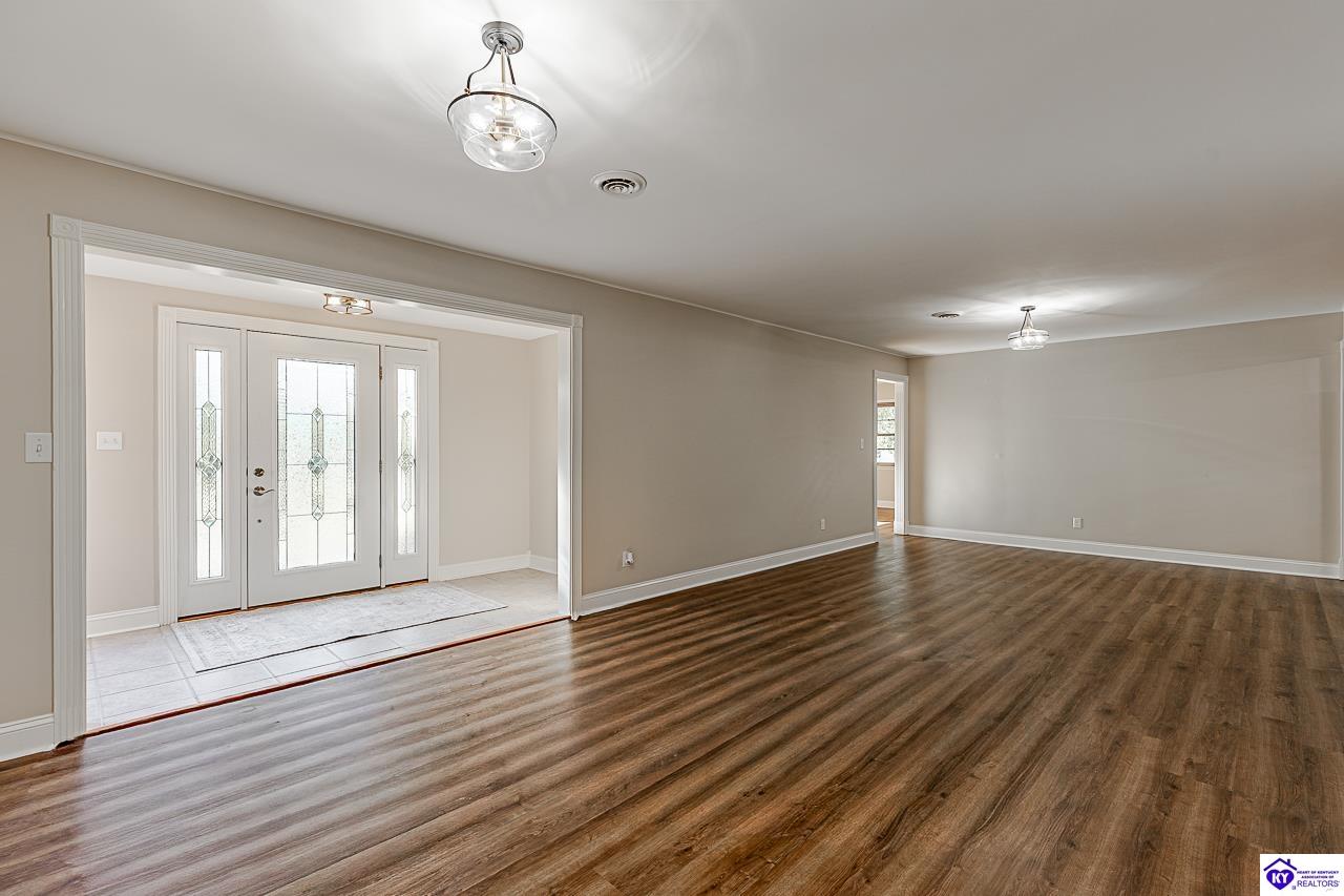 696 Pine Valley Drive Property Photo 8