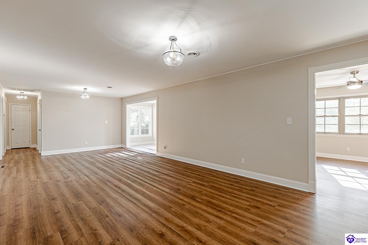 696 Pine Valley Drive Property Photo 9