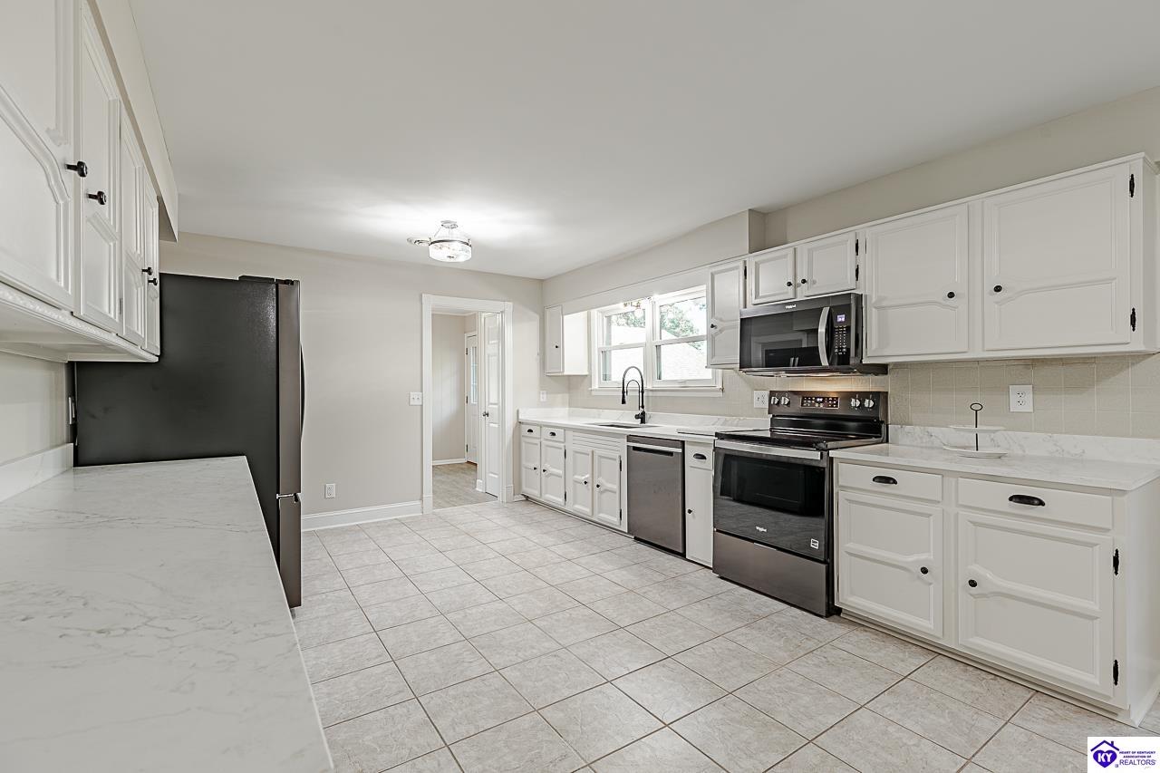 696 Pine Valley Drive Property Photo 13