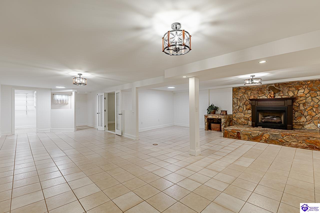 696 Pine Valley Drive Property Photo 28