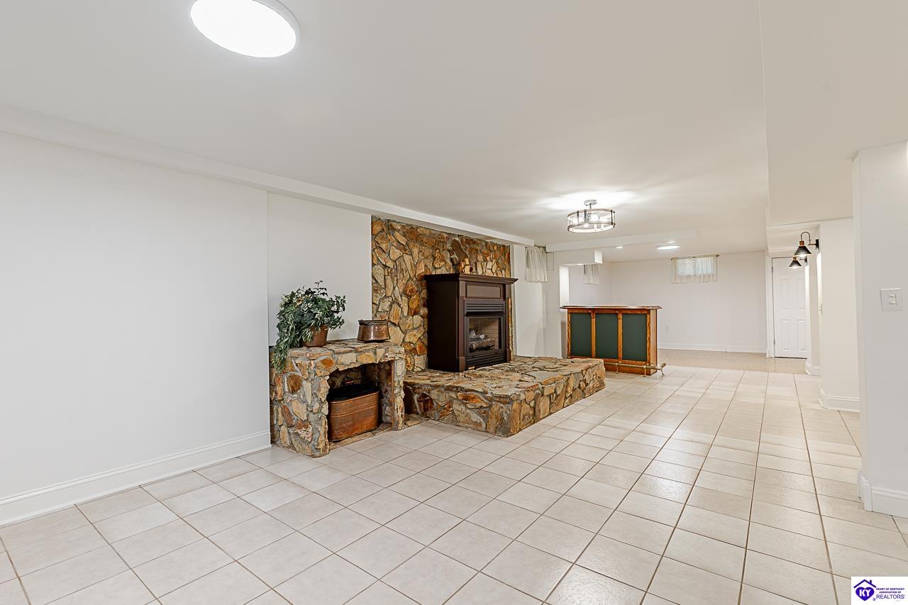 696 Pine Valley Drive Property Photo 29