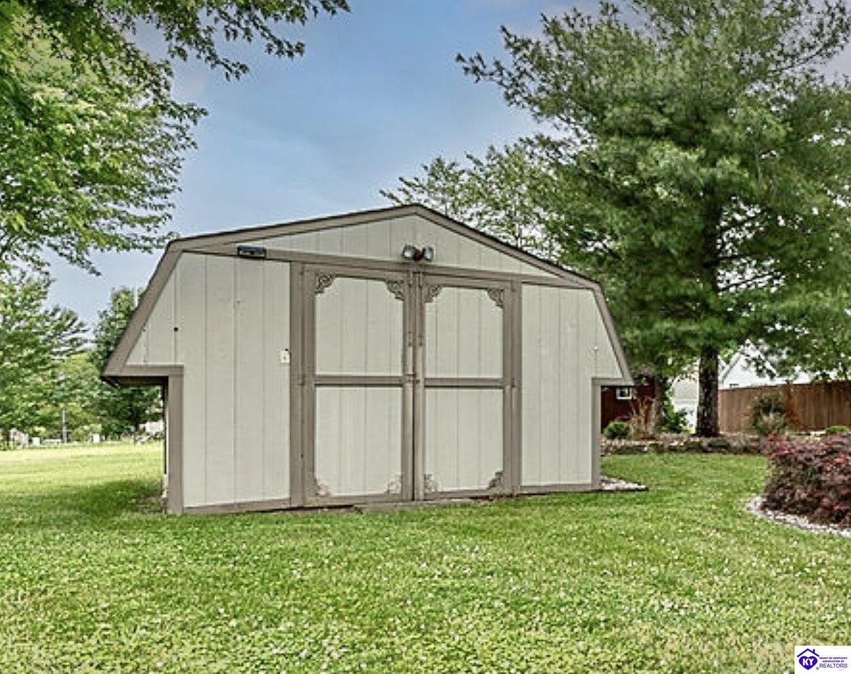 696 Pine Valley Drive Property Photo 38