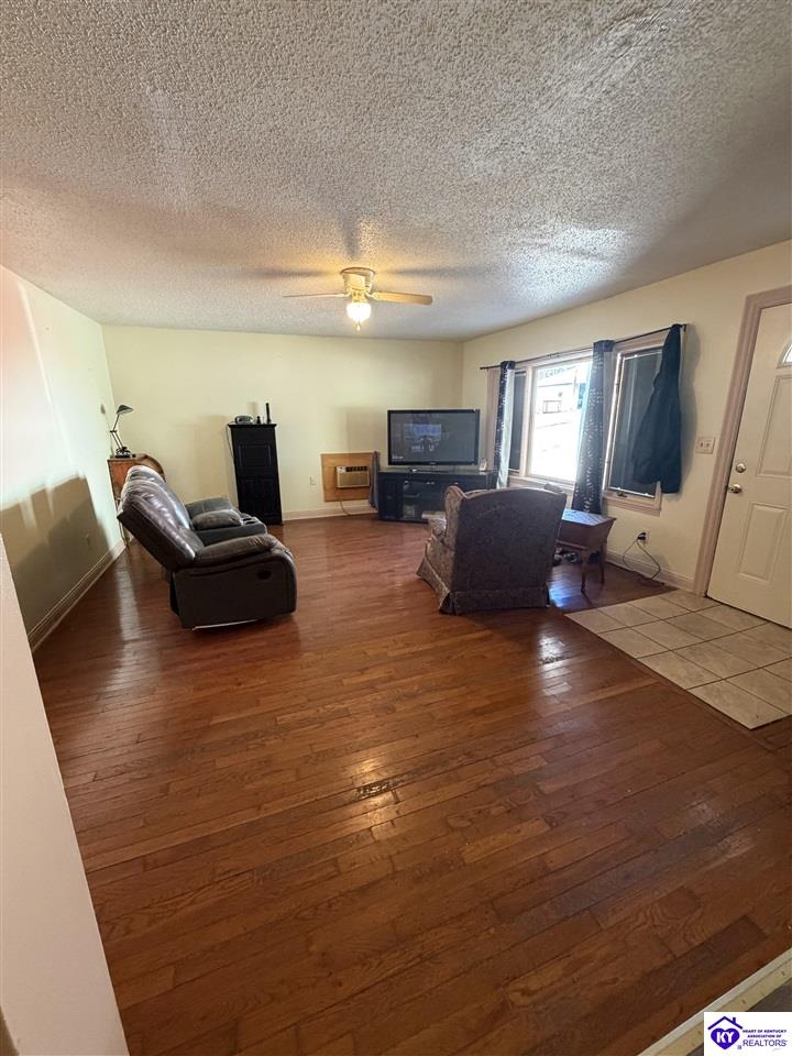 195 Riggs Street Property Photo 3
