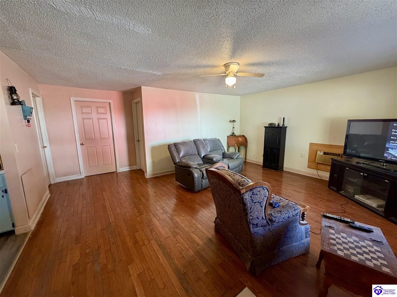195 Riggs Street Property Photo 5