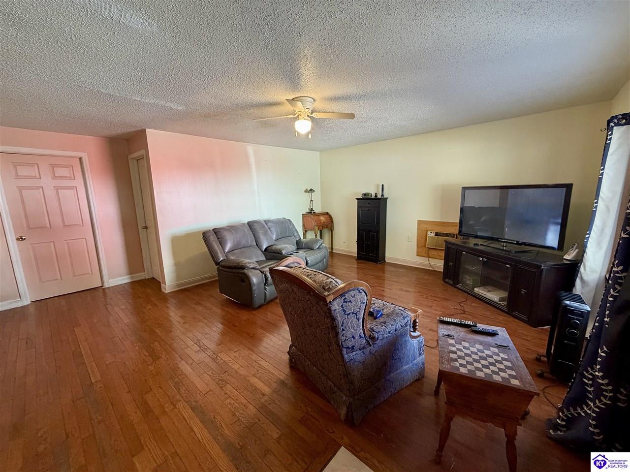 195 Riggs Street Property Photo 6