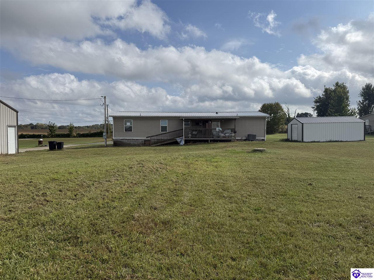 6471 Highway 401 Property Photo 1