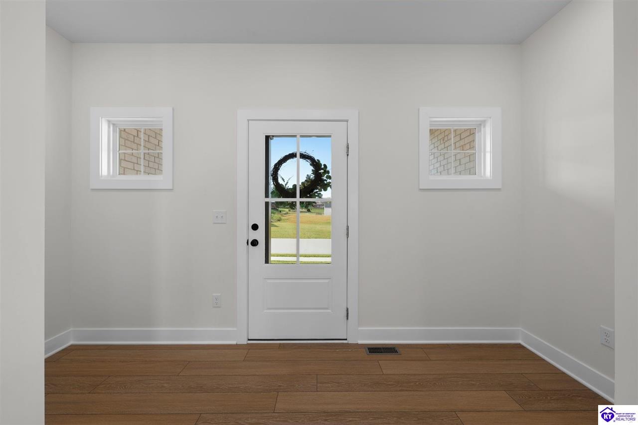 305 Ashwood Avenue Property Photo 4
