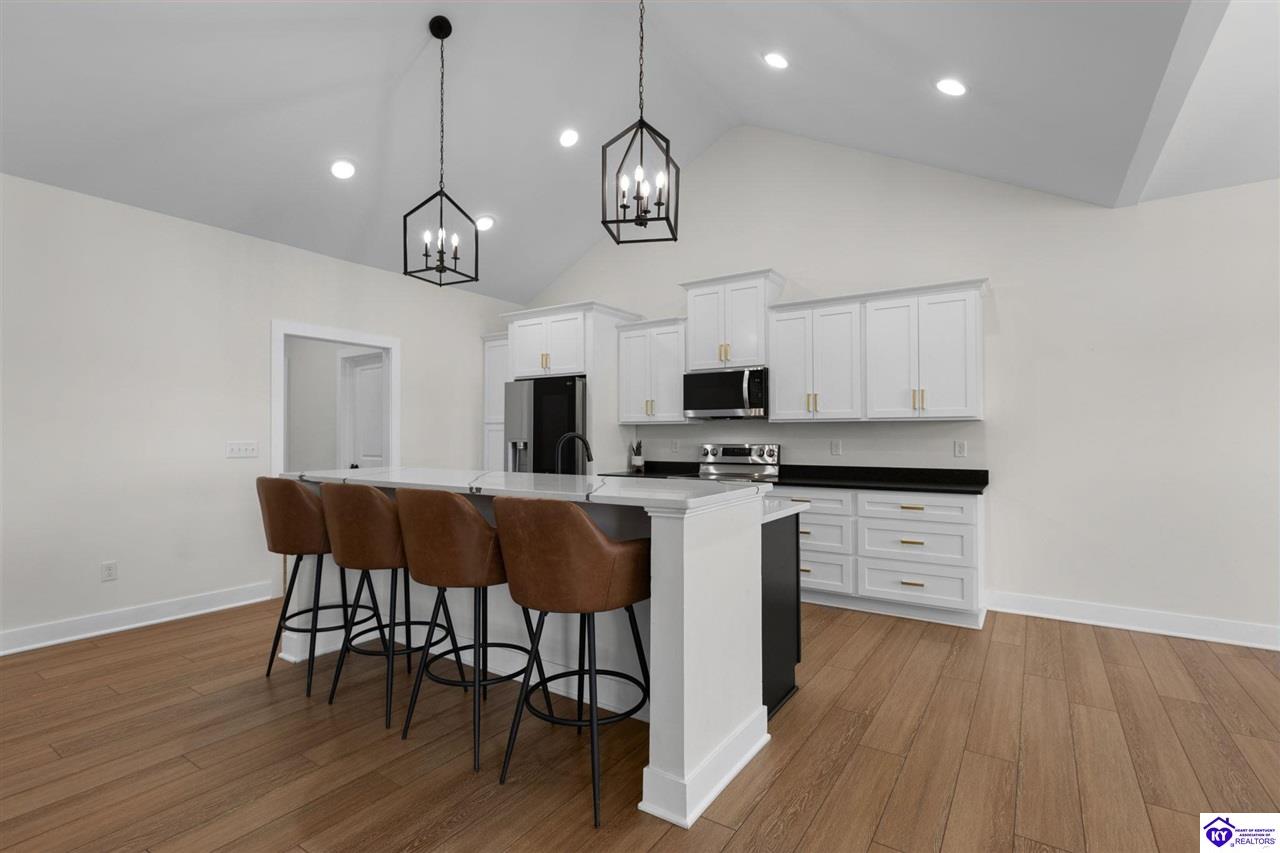305 Ashwood Avenue Property Photo 12