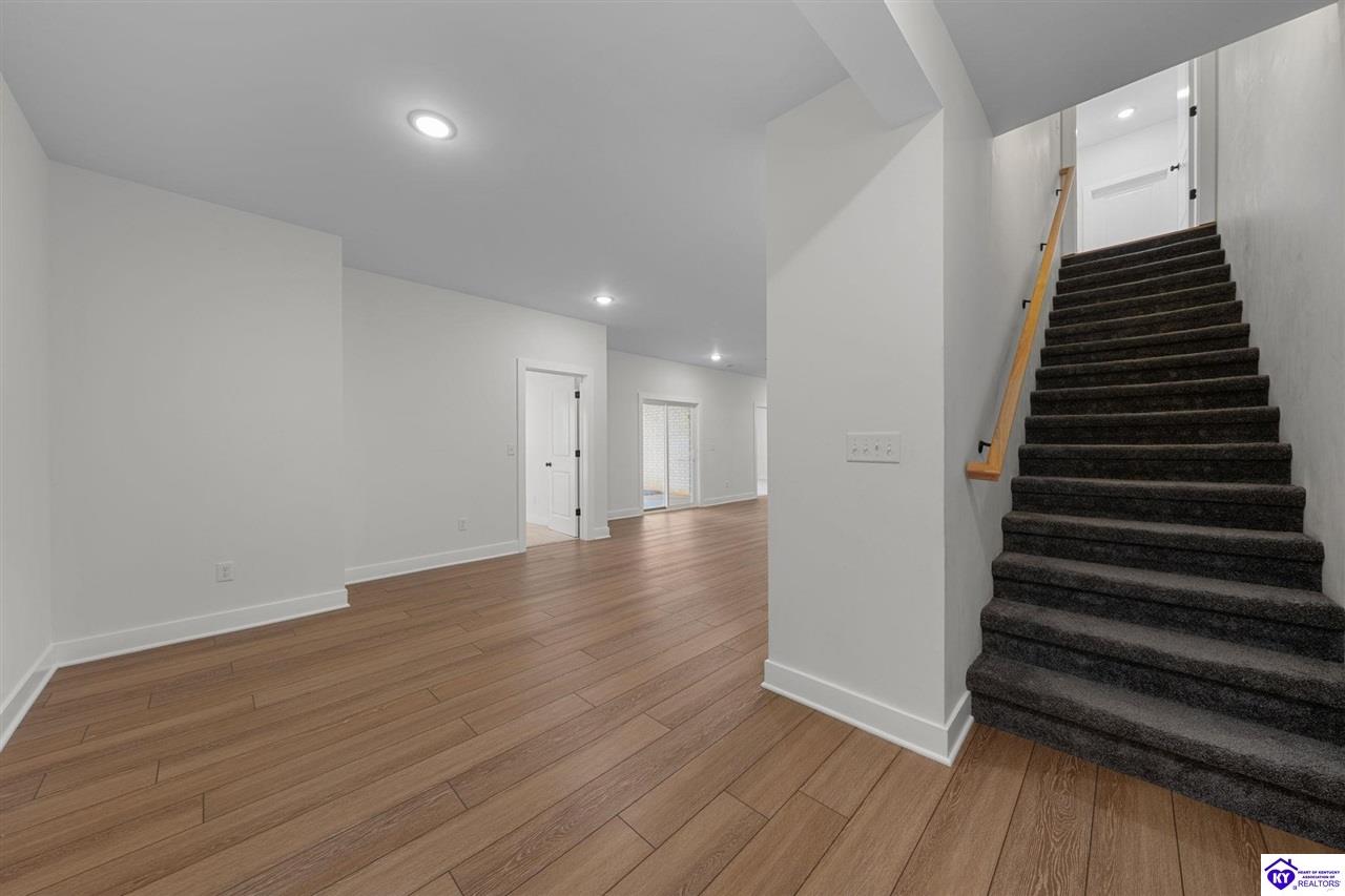 305 Ashwood Avenue Property Photo 25
