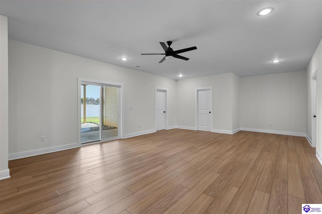 305 Ashwood Avenue Property Photo 26