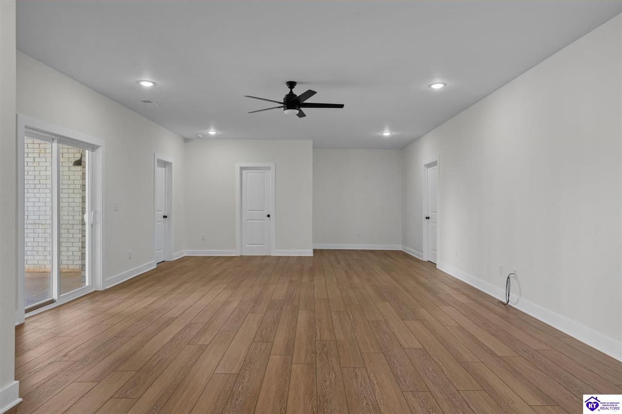 305 Ashwood Avenue Property Photo 27