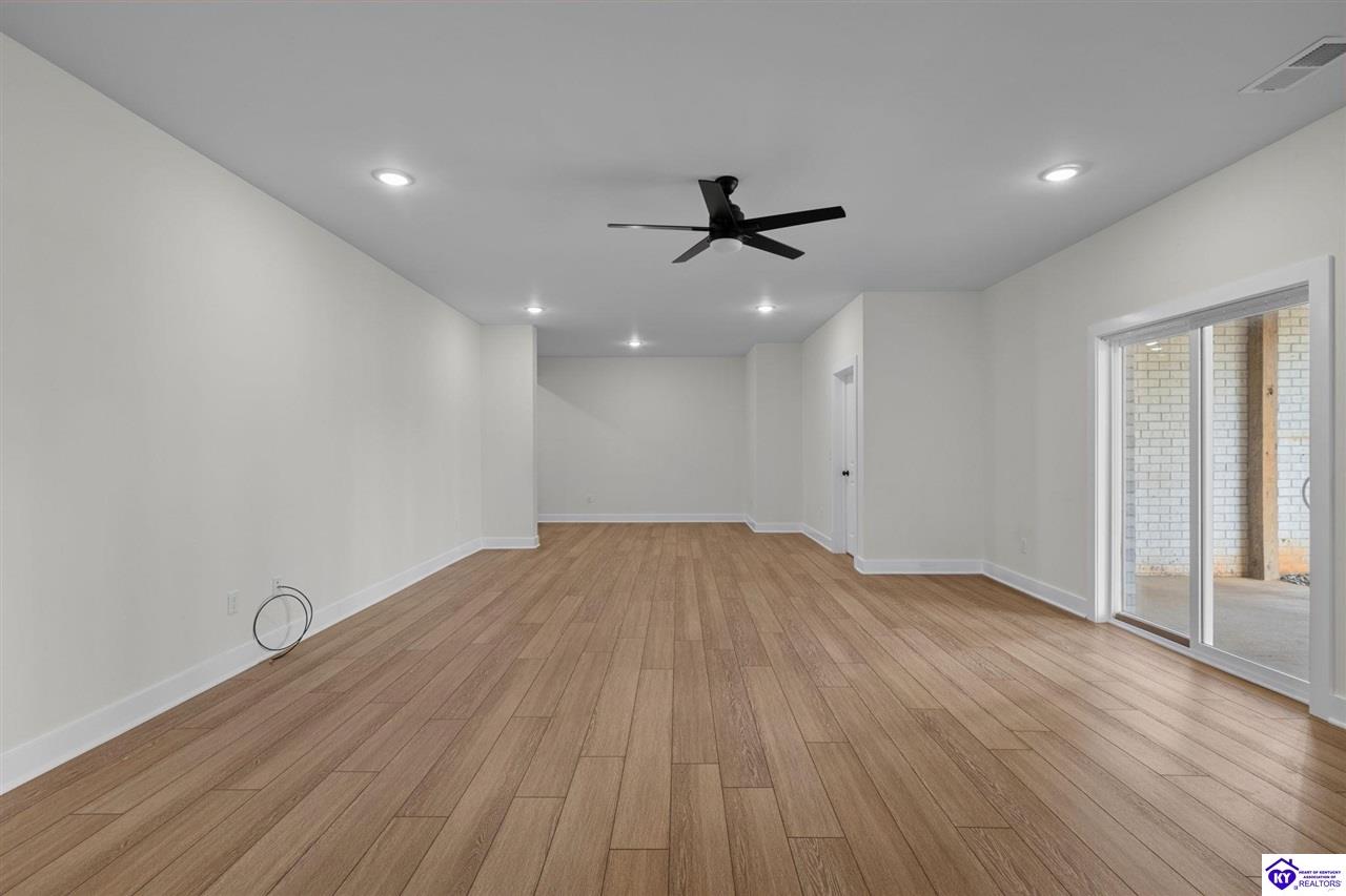 305 Ashwood Avenue Property Photo 28