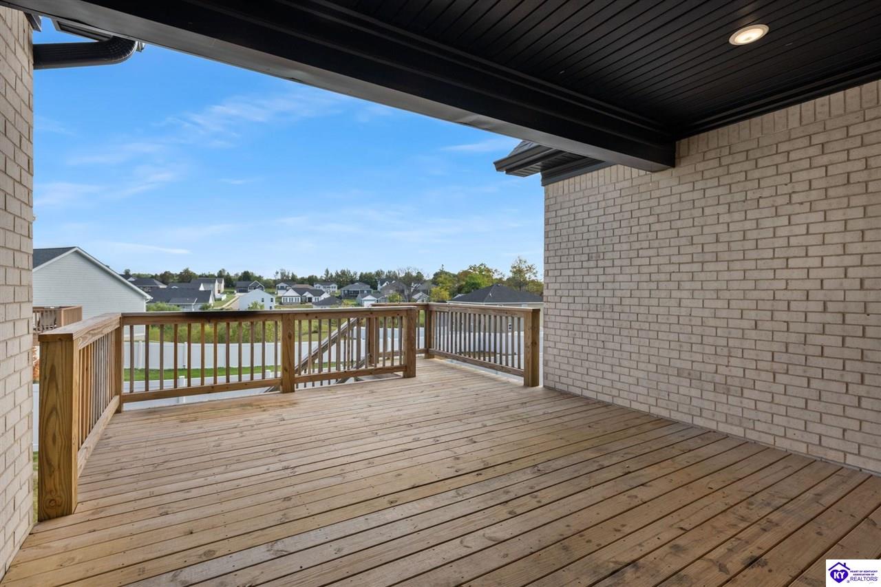 305 Ashwood Avenue Property Photo 36