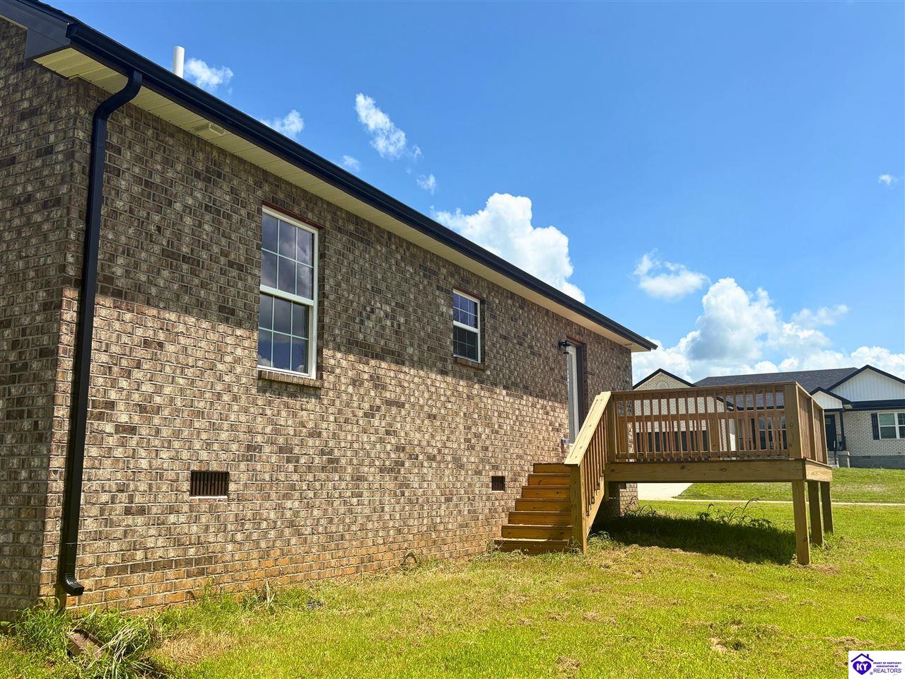 601 Hillcreek Court Property Photo 3