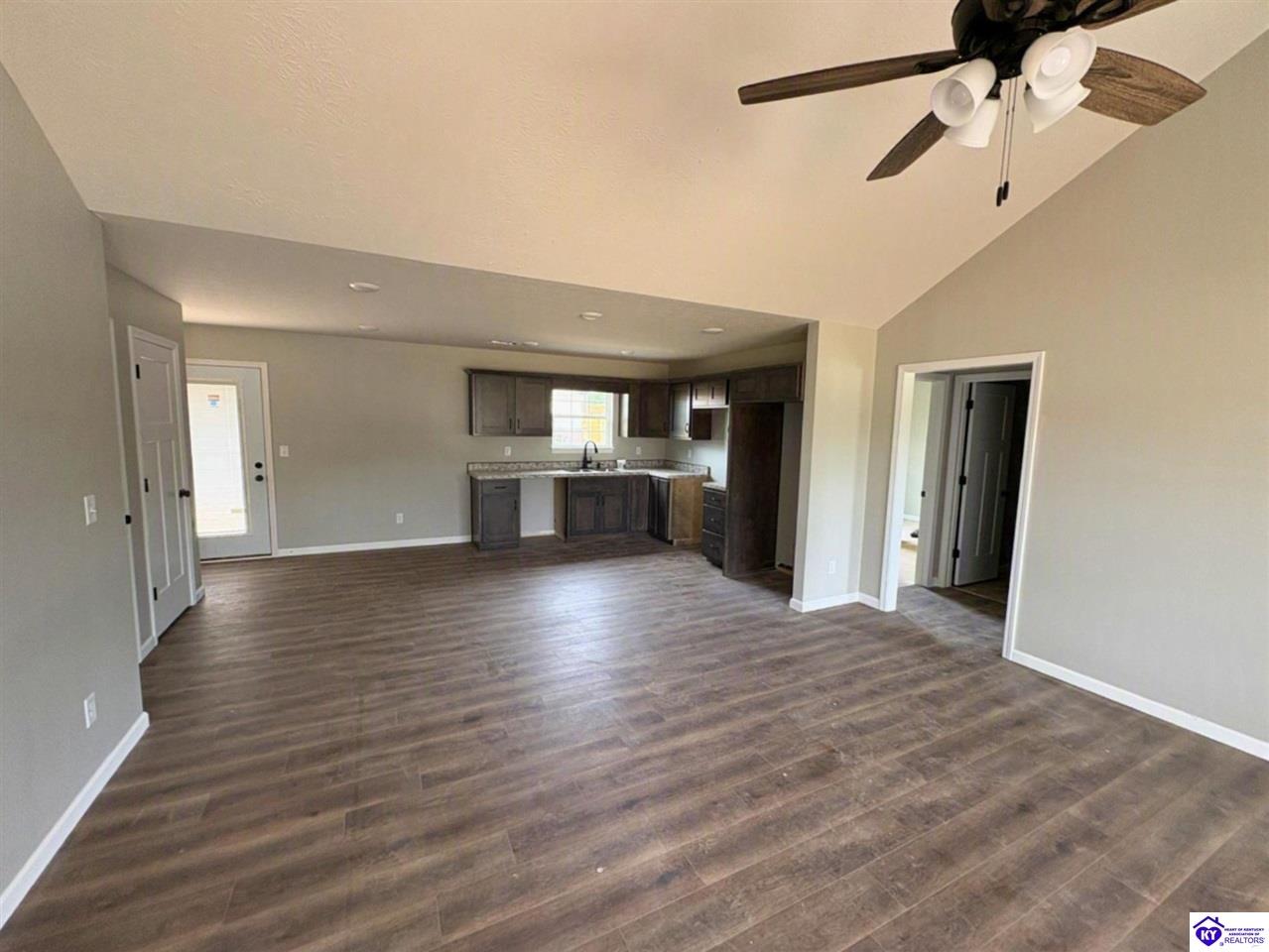 601 Hillcreek Court Property Photo 5