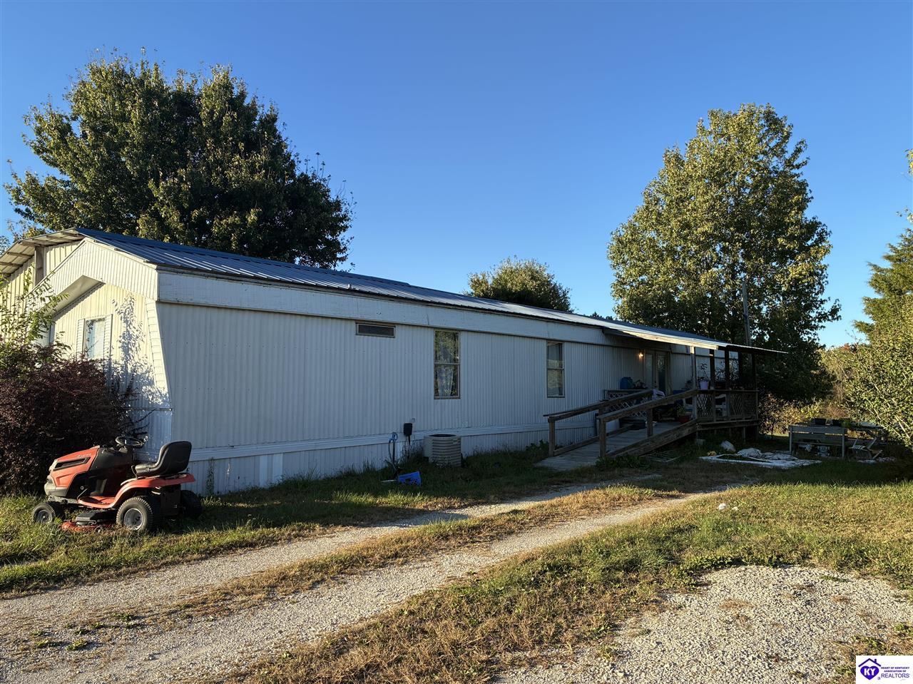 5479 S. Hwy 259 Property Photo 4