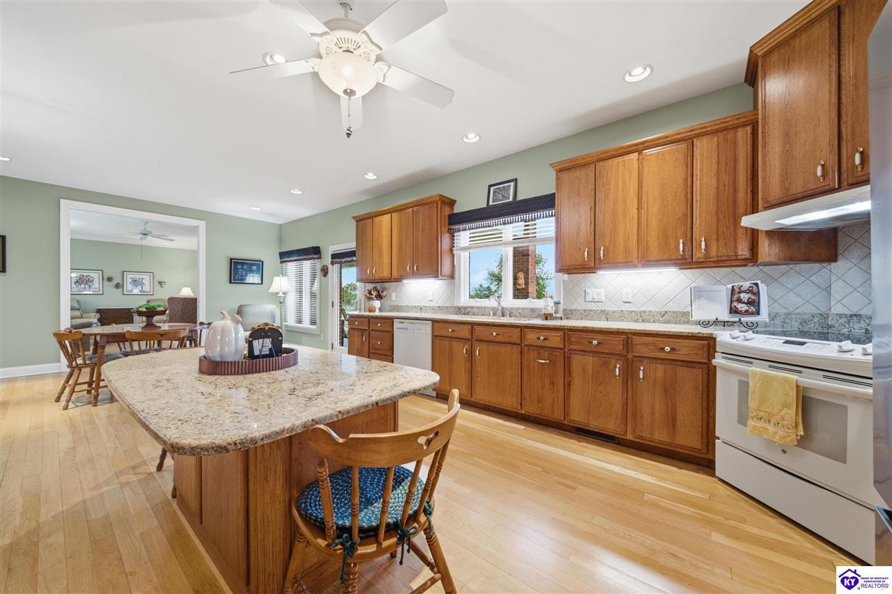 230 Roundtop Road Property Photo 15