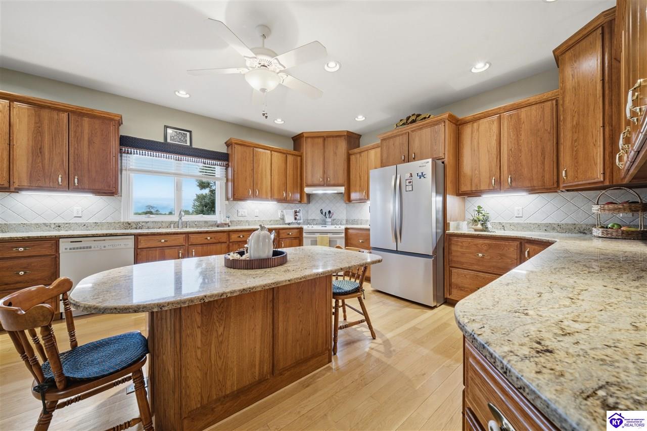 230 Roundtop Road Property Photo 16