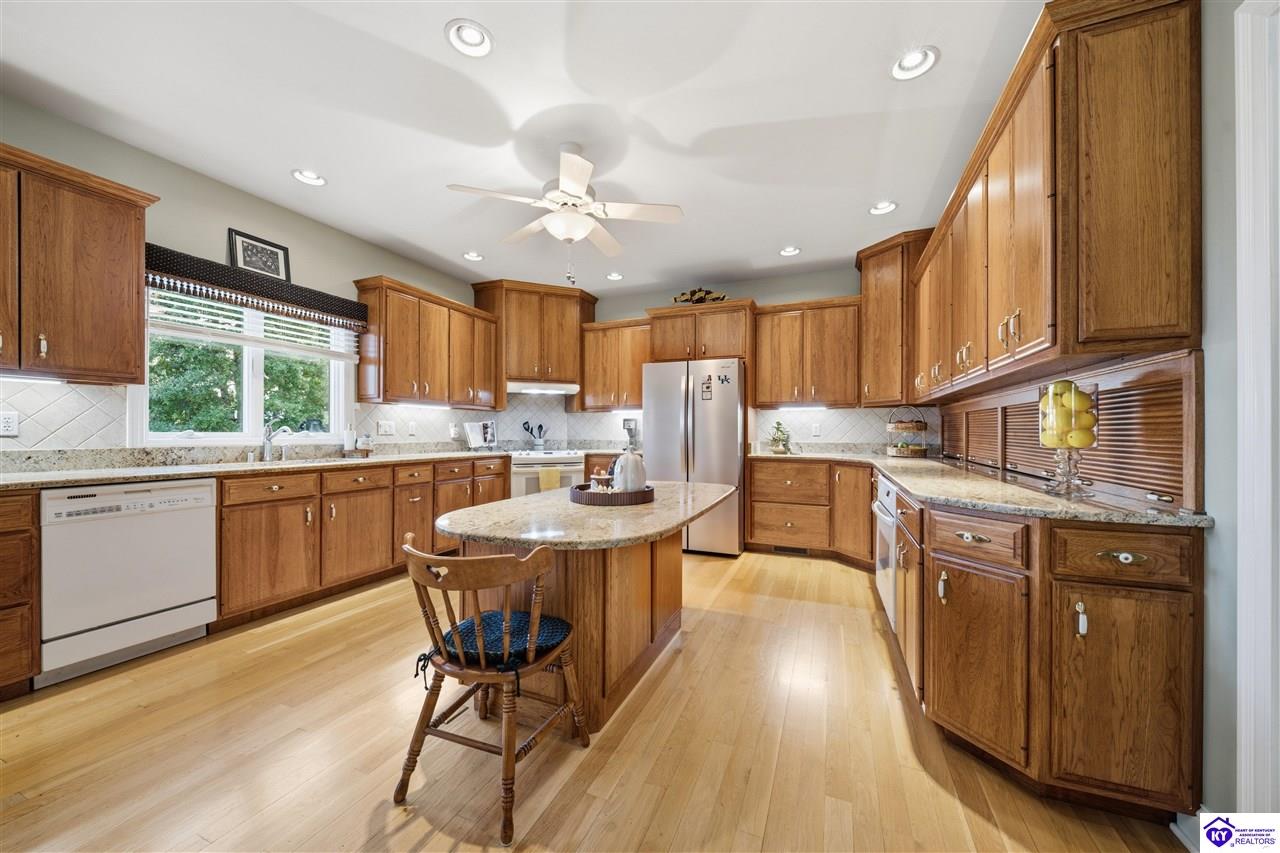 230 Roundtop Road Property Photo 17