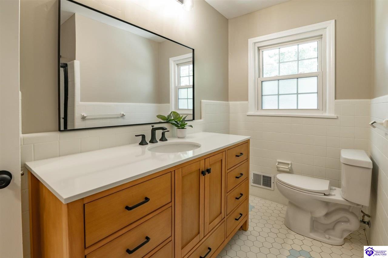 148 S Logsdon Parkway Property Photo 12