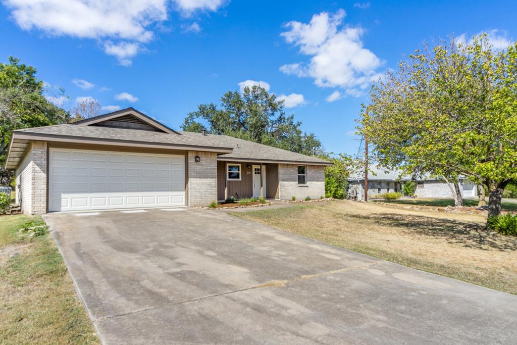 218 Skyview Dr Property Photo